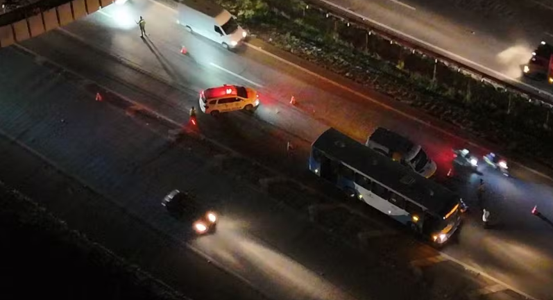 Pedestre morre atropelado por ônibus na Rodovia Santos Dumont, em Campinas